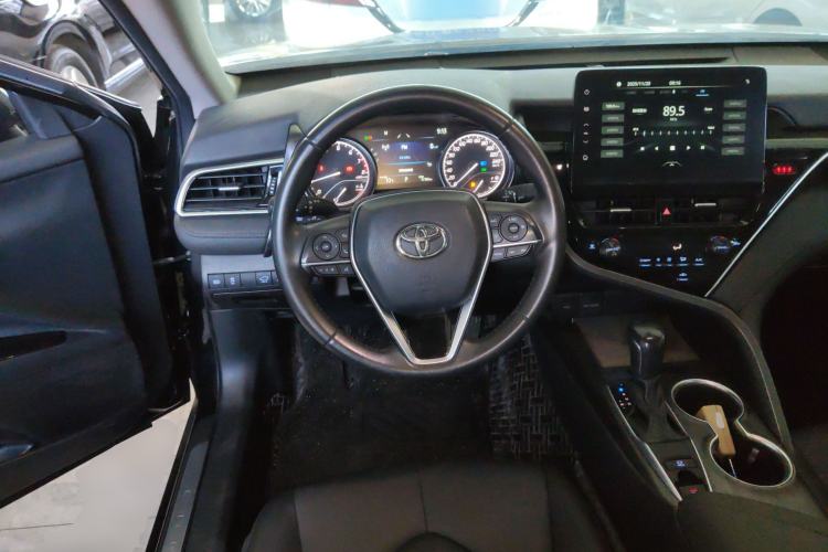 Used Toyota Camry 2021 2.0G Luxury Edition
