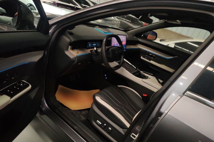 Used JETOUR Shanhai L6 2024 1.5TD DHT ULTRA
