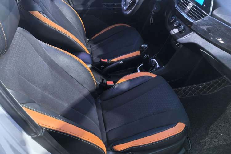 Used Baojun 310 2016 1.2L Manual Fashionable Edition
