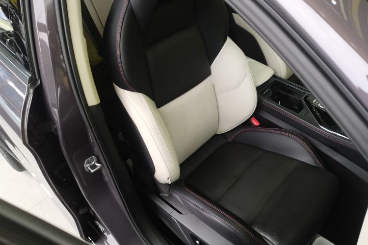 Used Lynk & Co 02 2022 1.5T DCT Shine Pro
