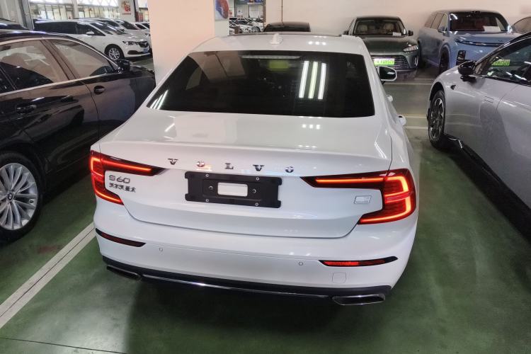 Used Volvo S60 New Energy 2021 T8 E-Drive Hybrid Four-Wheel Drive Smart Luxury Edition
