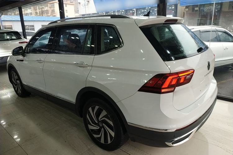 Used Volkswagen Tiguan L 2024 300TSI Automatic Two-Wheel Drive Smart Edition