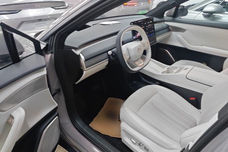 Used ONVO L60 2024 60 kWh Rear-Drive Version