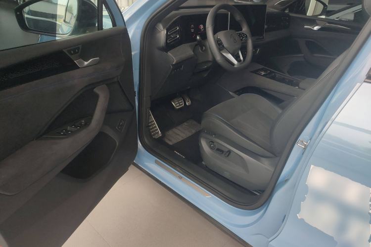 Used Volkswagen Tiguan L 2024 PRO 380TSI Four-Wheel Drive R-Line Prestige Edition
