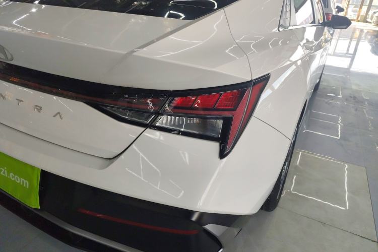 Used Hyundai Elantra 2023 1.5L CVT LUX Prestige Edition
