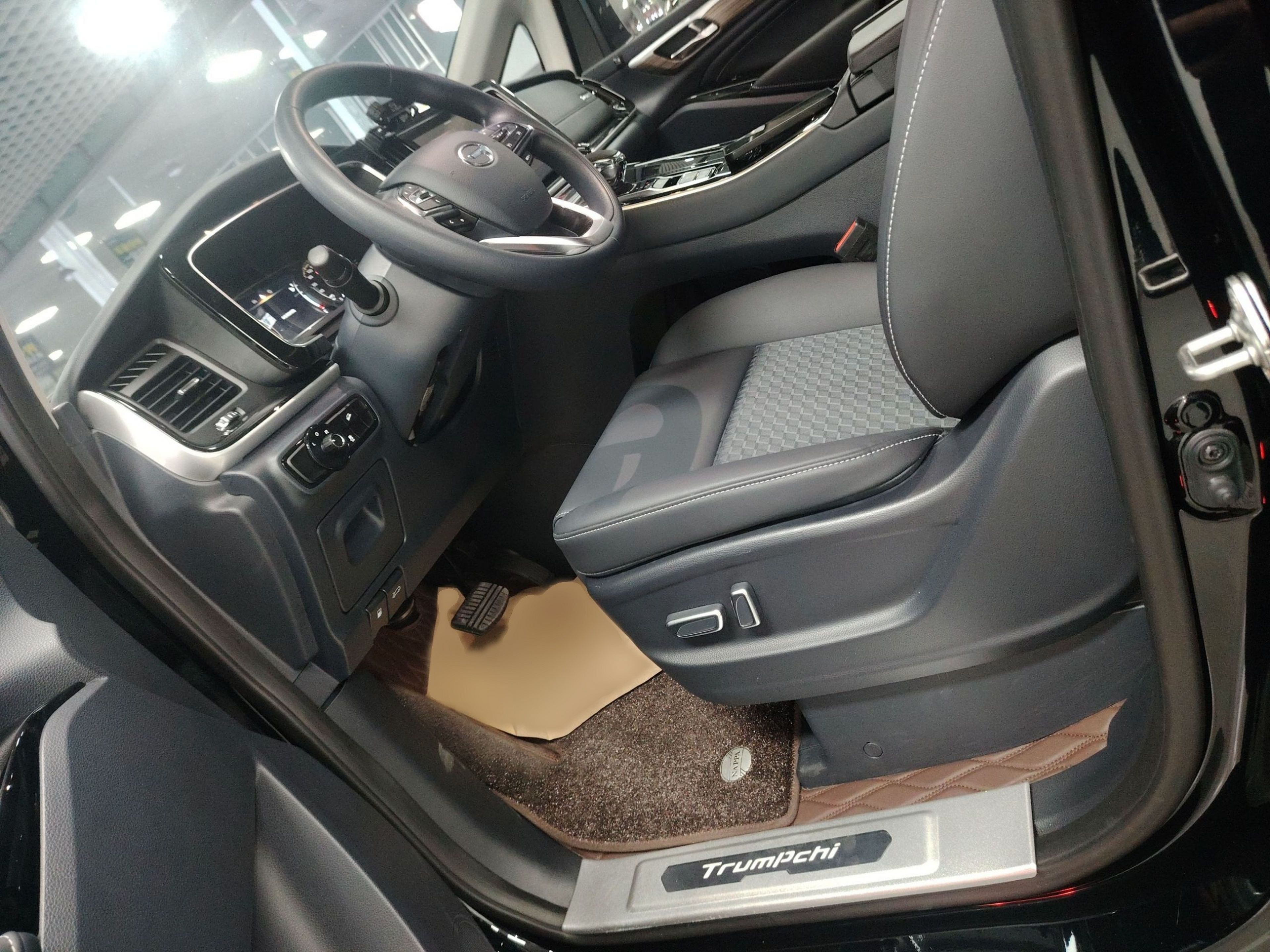 Переднее сиденье в автомобиле