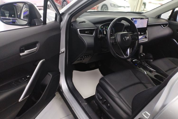 Used Toyota FRONTLANDER 2023 2.0L Smart Electric Hybrid Dual-Engine Deluxe Version
