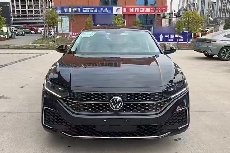 Used Volkswagen Passat 2025 Outstanding Model 380TSI Starry Dragon Edition
