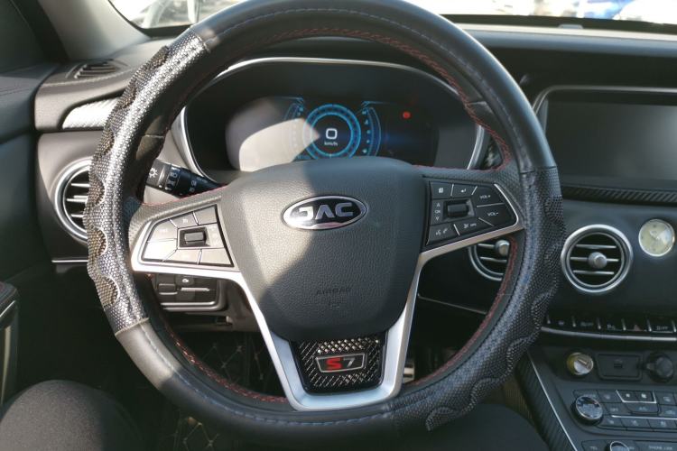 Used  Refine S7 2017 2.0T Automatic Luxury Smart Version
