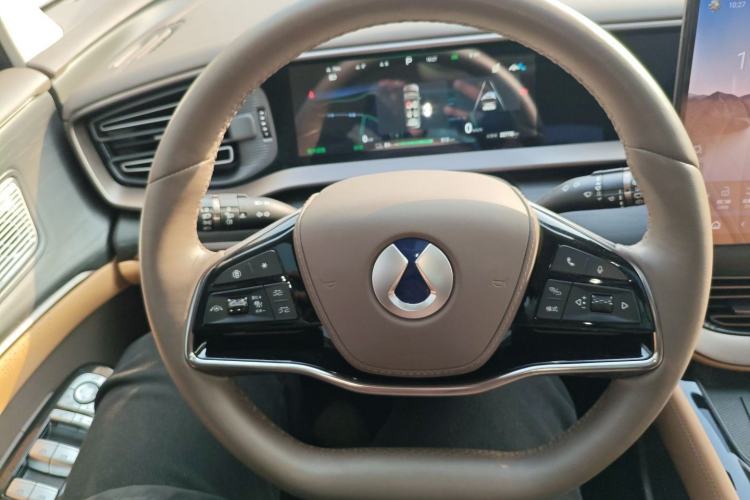 Used Denza D9 2022 EV 600 Four-Wheel Drive Flagship Model
