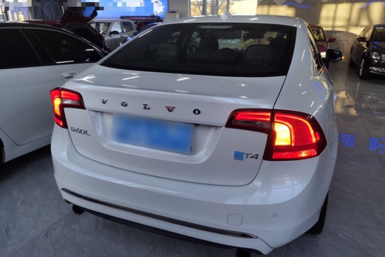 Used Volvo S60 2017 S60L T4 Smart Range Edition
