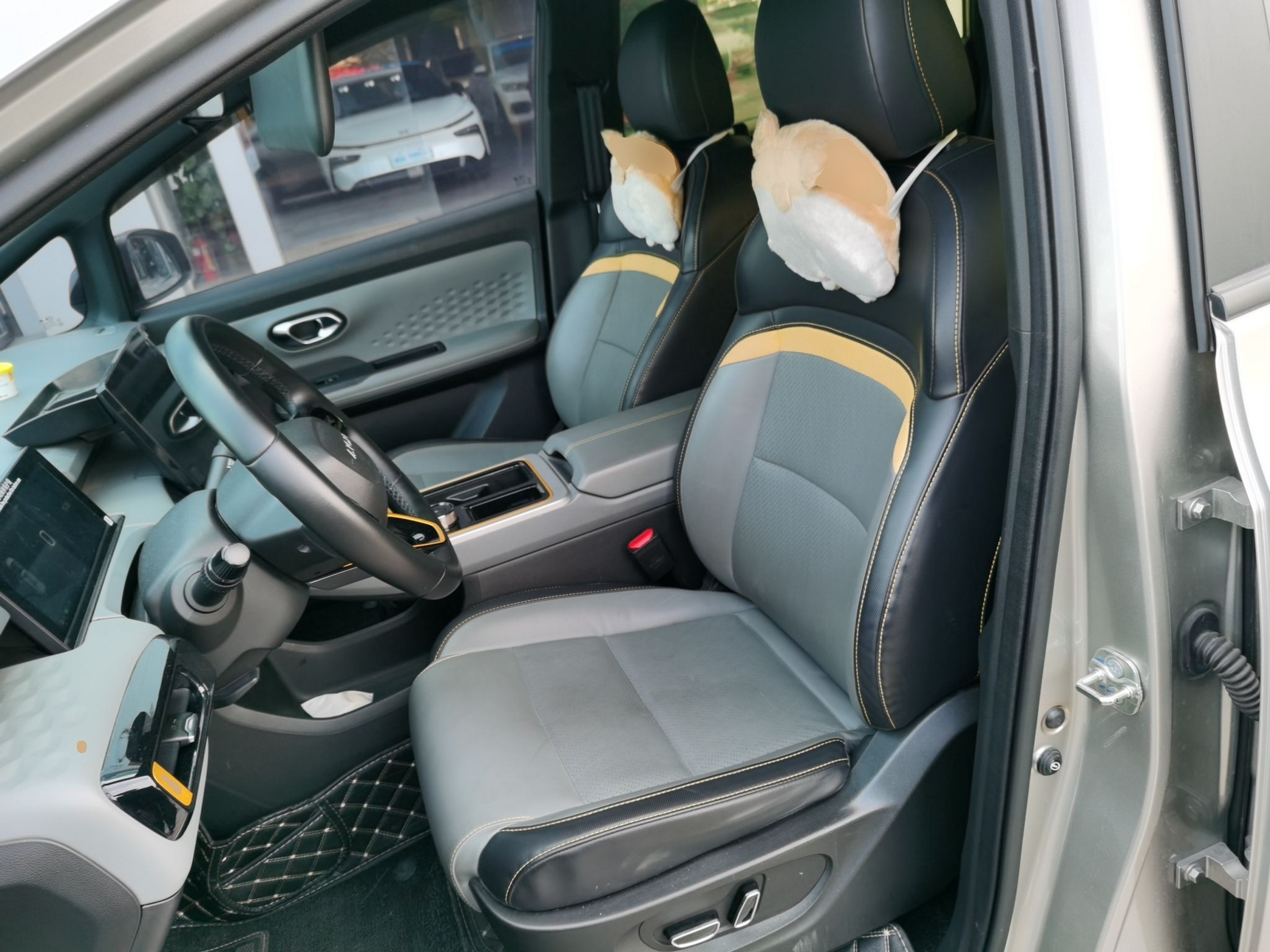 Переднее сиденье в автомобиле