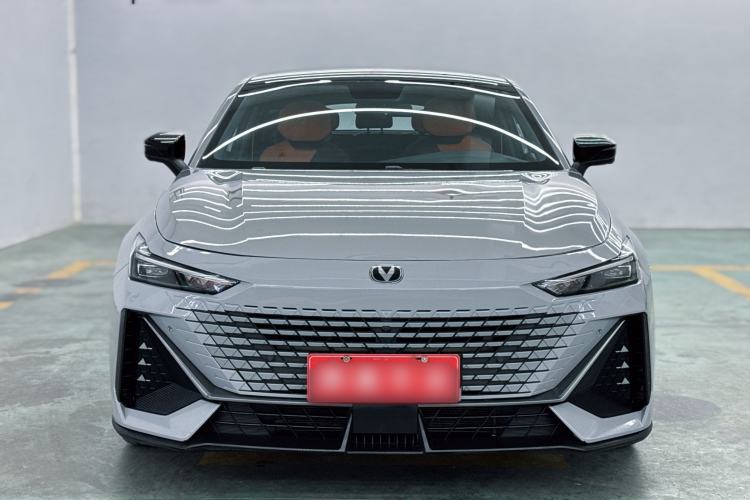 Used Changan UNI-V 2022 1.5T Prestige Version
