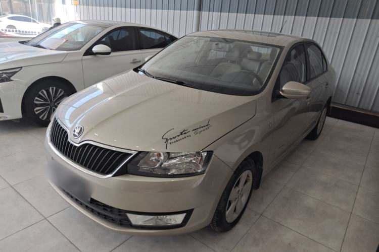 Used Skoda Rapid 2013 1.6L Manual Smart Selection Model
