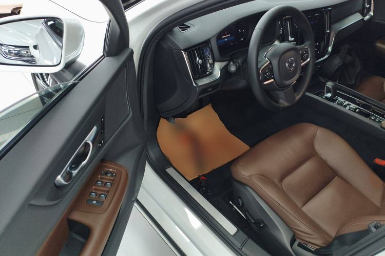 Used Volvo S60 2023 B4 Zhiyi Luxury Edition
