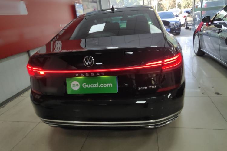 Used Volkswagen Passat 2023 330TSI Starry Luxury Edition
