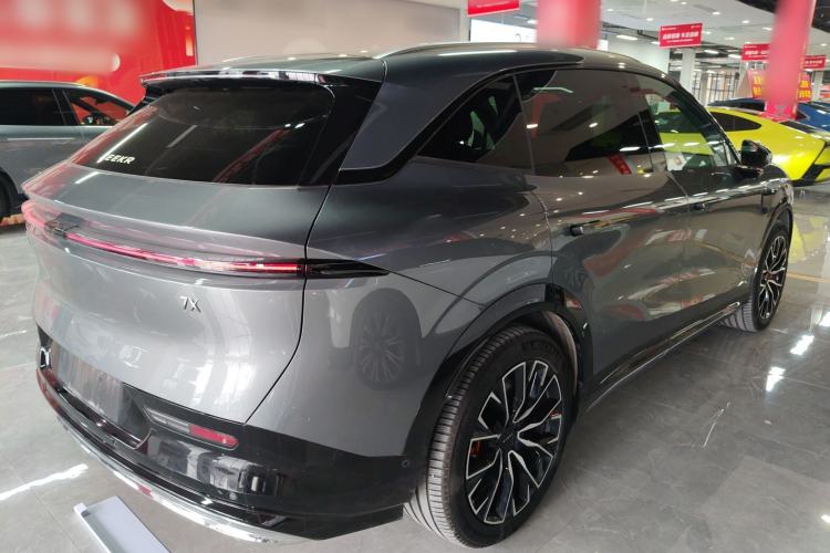 Used Zeekr 7X 2025 100 kWh Long-Range Rear-Wheel Drive with Intelligent Driving Features