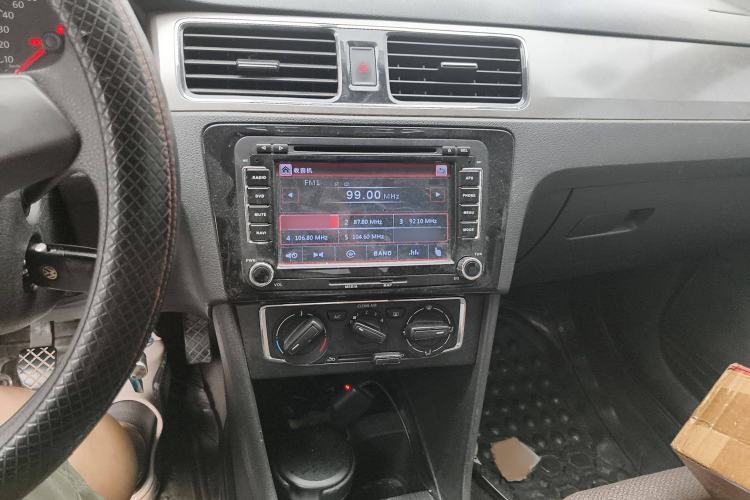 Used Volkswagen Santana 2015 1.6L Manual Comfort Edition
