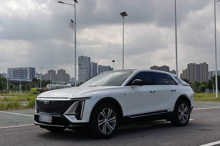 Used Cadillac LYRIQ 2024 Rear-Drive Standard Range Luxury Edition
