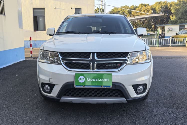 Used Dodge Journey 2013 2.4L Two-Wheel Drive Luxury Version
