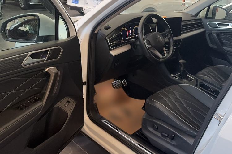 Used Volkswagen Tiguan L 2024 330TSI Automatic Two-Wheel Drive R-Line Enhanced Edition
