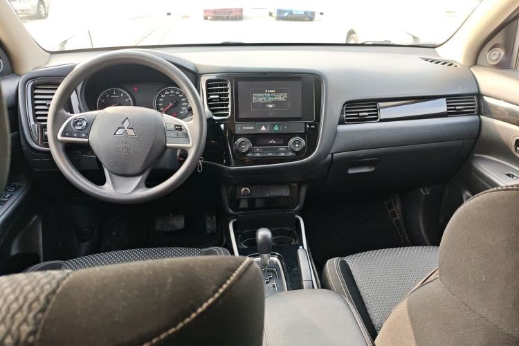 Used Mitsubishi Outlander 2020 2.0L Two-Wheel Drive Comfort Edition 5 Seats