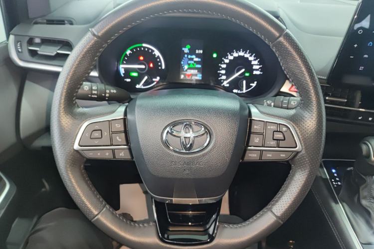 Used Toyota Sienna 2023 2.5L Hybrid Deluxe Edition
