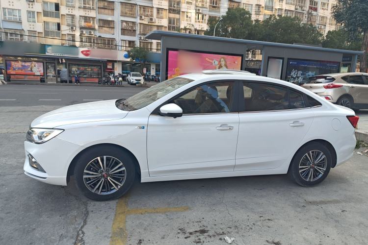 Used Roewe i5 2019 1.5L Automatic 4G Connected Langhao Edition
