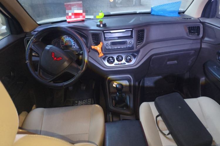 Used Wuling Hongguang V 2021 1.5L Enjoyment Edition LAR
