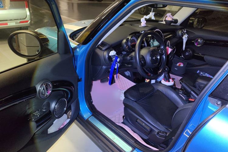 Used  MINI 2015 2.0T COOPER S Five-Door Edition
