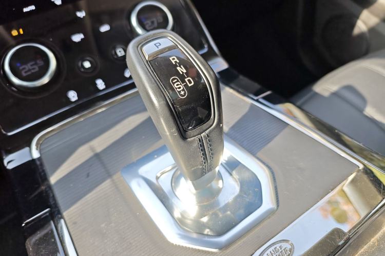 Used Land Rover Range Rover Evoque 2023 Aurora L 200PS Elite Edition