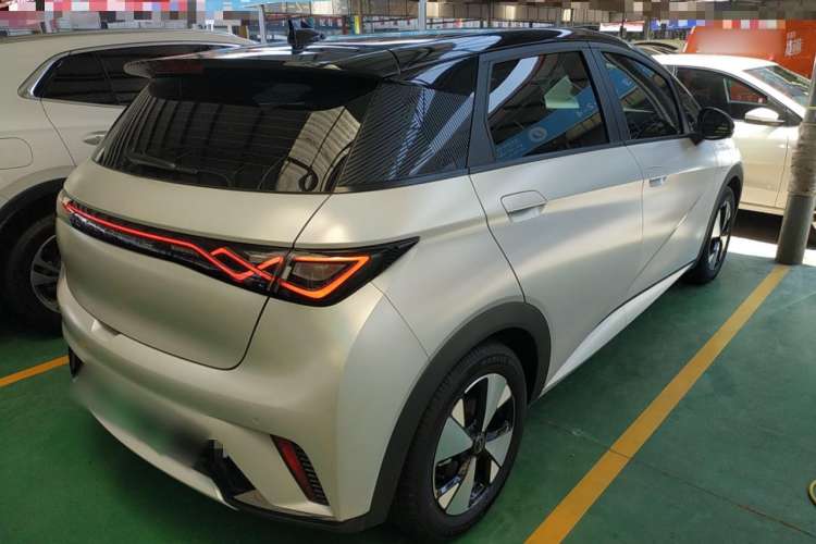 Used BYD Dolphin 2023 420 km Fashion Edition
