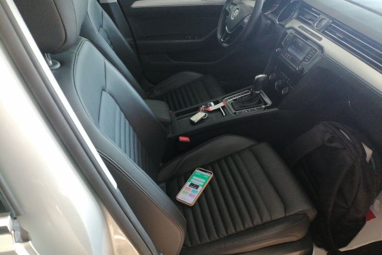 Used Volkswagen Magotan 2017 330TSI DSG Leading Model
