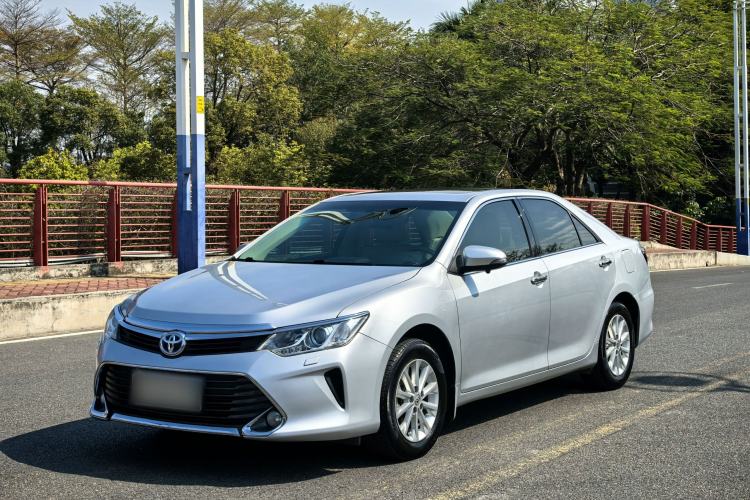 Used Toyota Camry 2015 Dual-Engine 2.5 HG Luxury Navigation Edition
