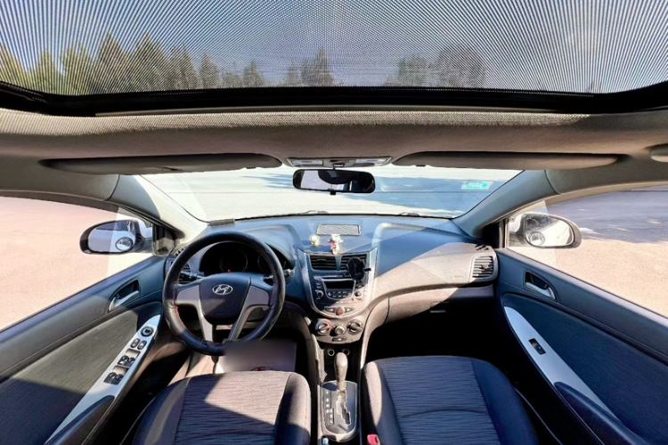 Used Hyundai Verna Ray 2016 1.4L Automatic Leading-Edge GLX
