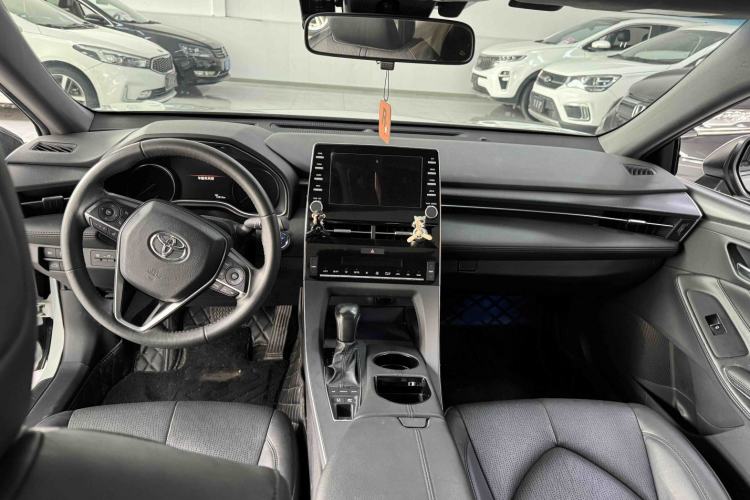 Used Toyota Avalon 2019 Dual-Engine 2.5L Luxury Edition China VI Standard
