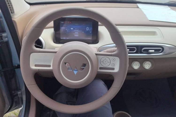 Used Wuling Hongguang MINIEV 2025 Four-Door Version Advanced Edition
