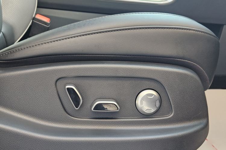 Used Hongqi HS7 PHEV 2024 2.0T PHEV Four-Wheel Drive Flagship Edition 6 Seats