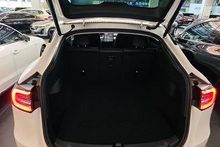 Used Tesla Model Y 2023 Rear-Wheel-Drive Version
