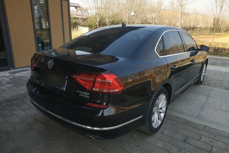 Used Volkswagen Passat 2017 330TSI DSG Luxury Edition
