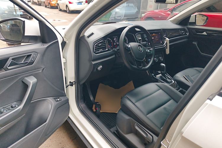 Used Volkswagen T-ROC 2019 280TSI DSG Two-Wheel Drive Comfort Version China VI Standard
