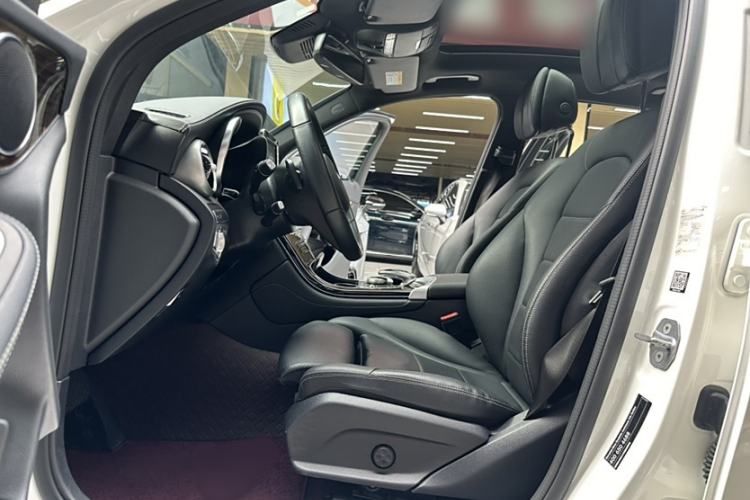 Used Mercedes-Benz GLC 2019 Facelift GLC 260 L 4MATIC Luxury Model
