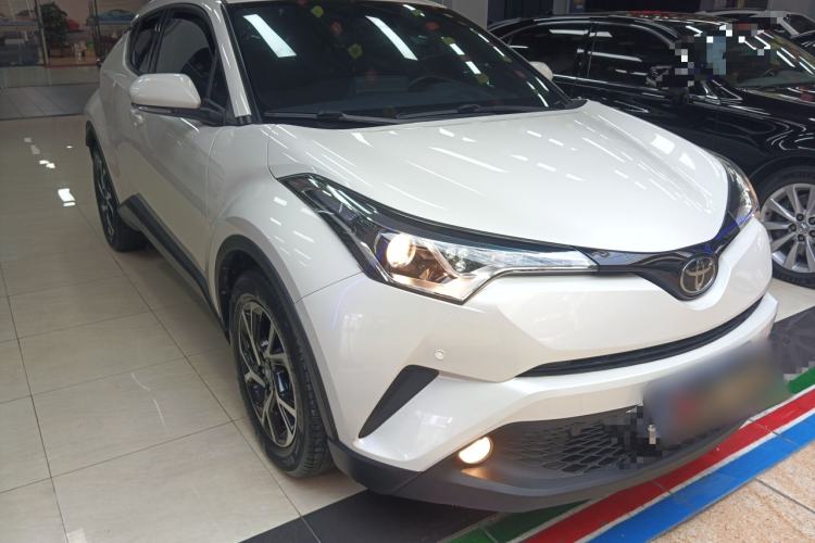 Used Toyota C-HR 2018 2.0L Leading with Sunroof China VI Standard
