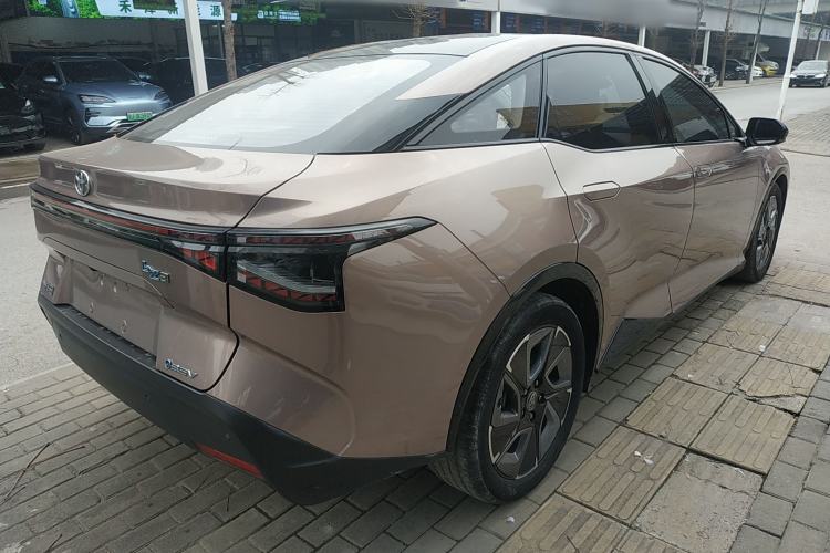 Used Toyota bZ3 2023 616 km Long-Range Premium
