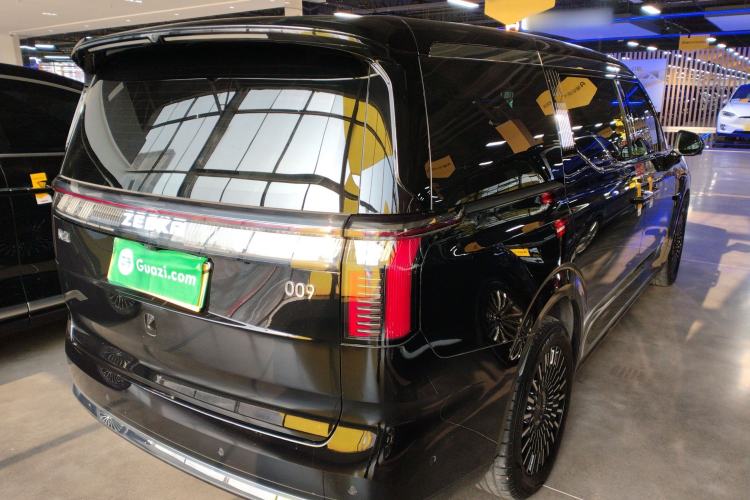 Used Zeekr 009 2024 7-Seater Aisle Version 108 kWh
