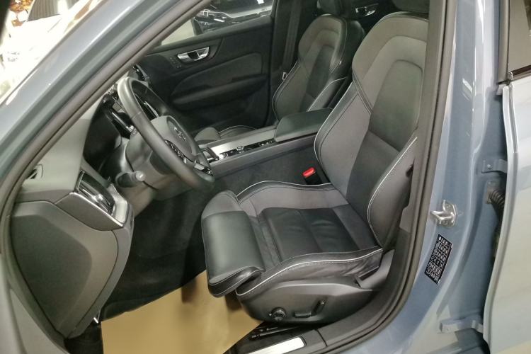 Used Volvo V60 2022 B5 Zhiyuan Sport Edition