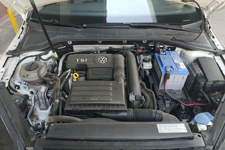 Used Volkswagen Golf 2016 230TSI Automatic Comfort Version
