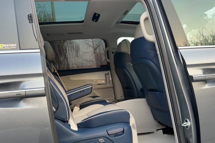 Used Roewe iMAX8 2021 400TGI Supreme Series Prestige Edition
