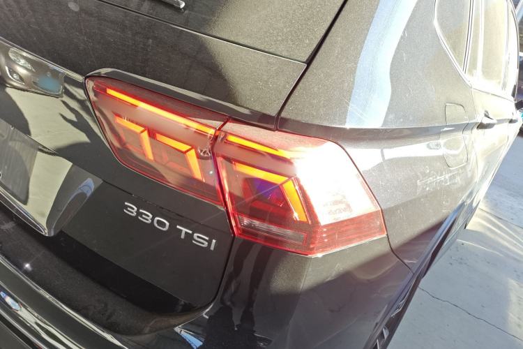 Used Volkswagen Tiguan L 2023 330TSI Automatic Two-Wheel Drive R-Line Enjoyment Edition
