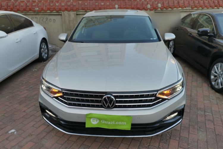 Used Volkswagen Magotan 2023 2 Million Units Limited Edition 330TSI DSG Leading Version
